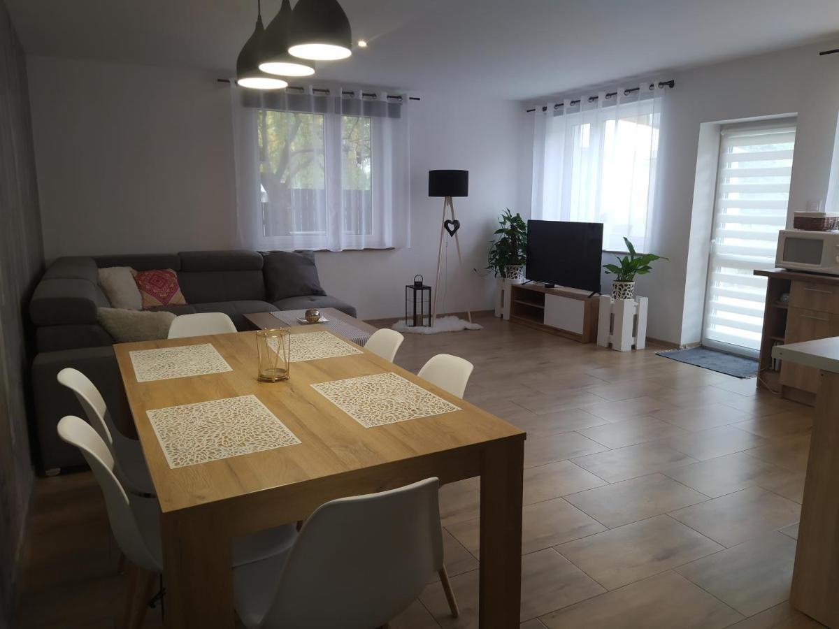 Apartament Kaola イェレニャ・グーラ エクステリア 写真